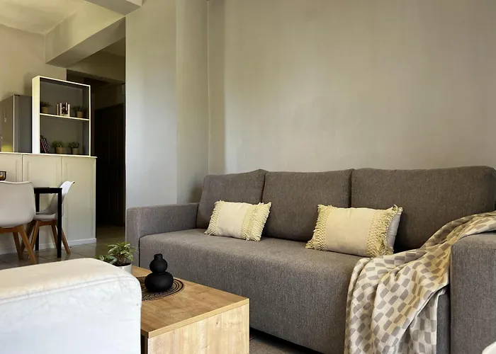 Sunny Garden Apartment